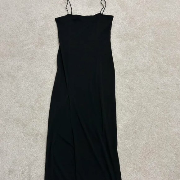 Dresses & Skirts - Black midi prom/formal dress